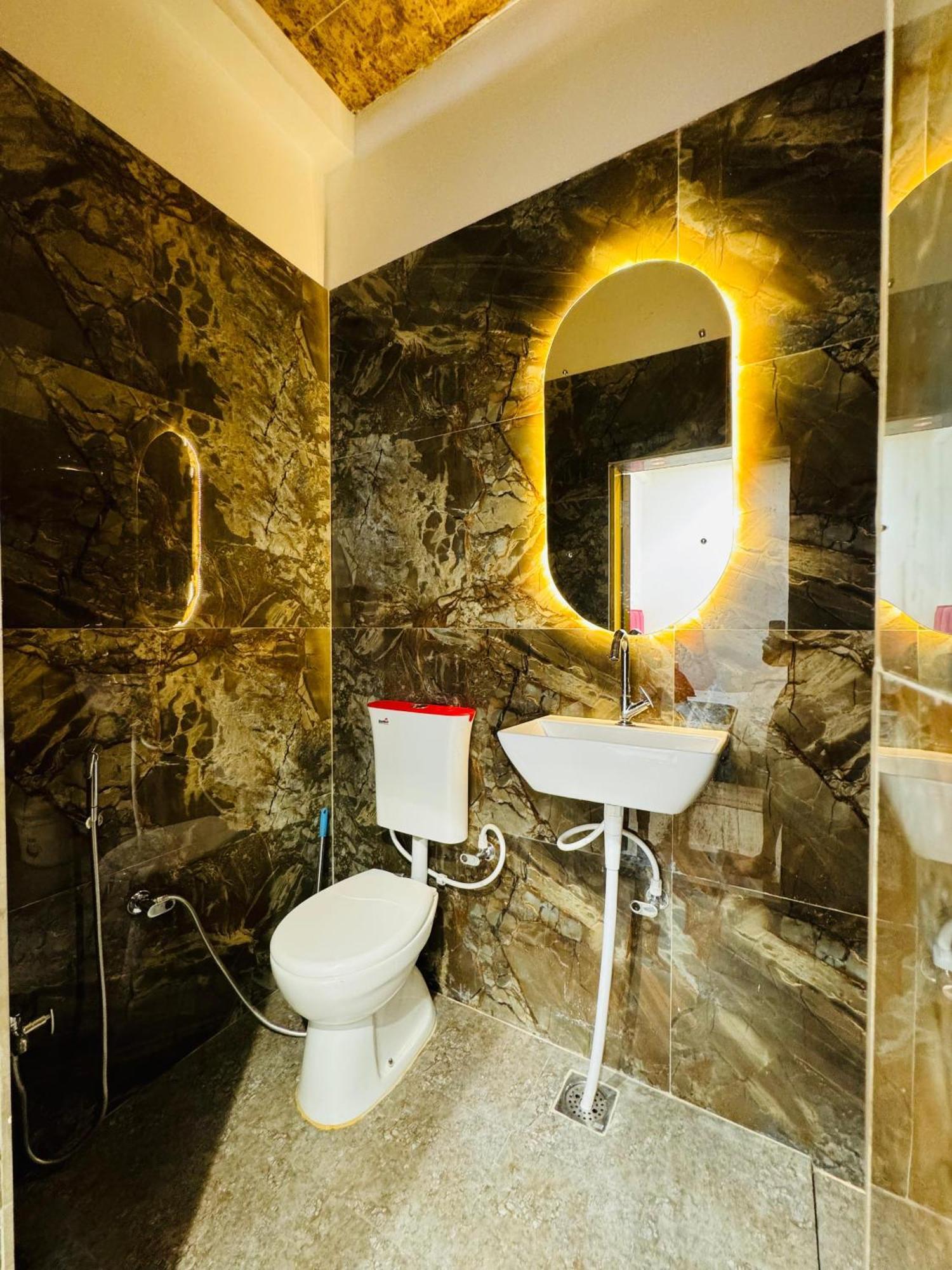 Aura Homestay Bénarès Extérieur photo