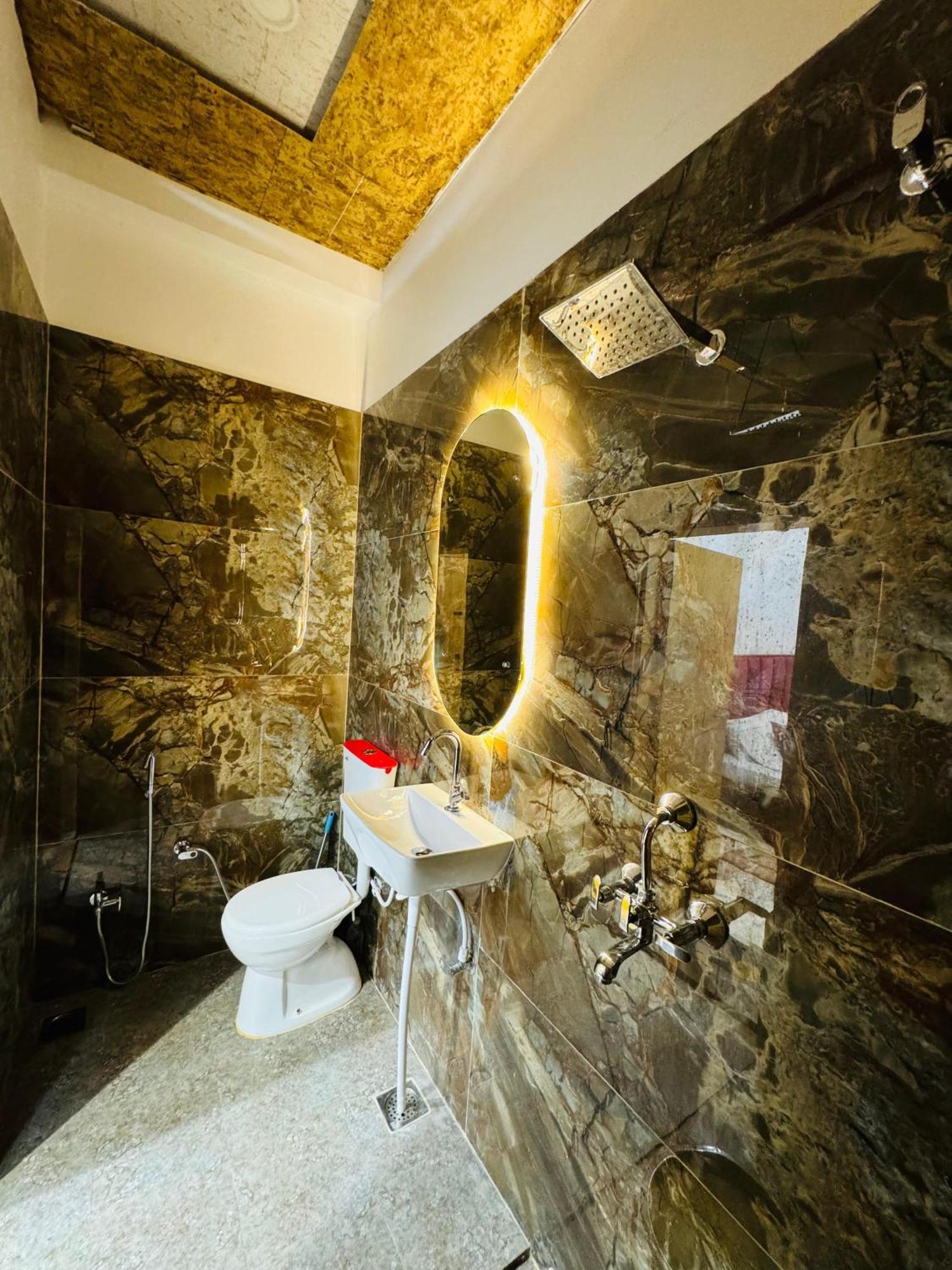 Aura Homestay Bénarès Extérieur photo